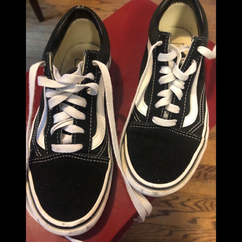 Old Skool Vans -black Sz 5.5 women/ SZ 4 men